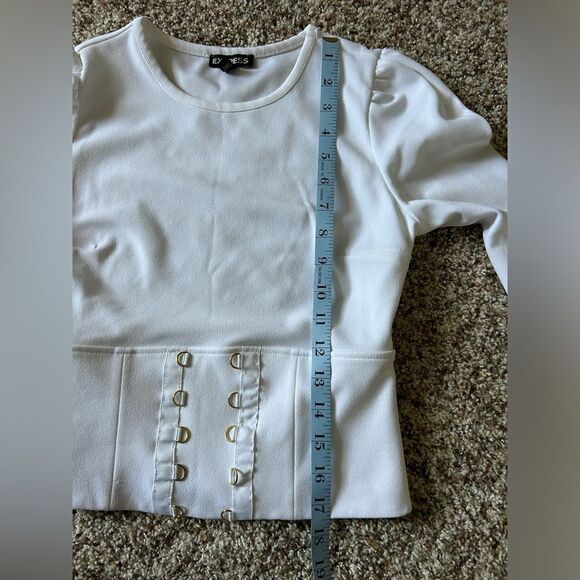 Express Women’s White Top Gold Accents Side Zipper Size Extra Small Stretch - Picture 11 of 11